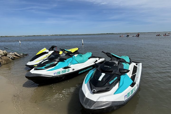 a small boat in a body of water